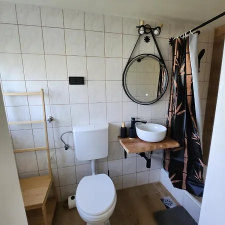 Vihar Apartmaji דירה בוהין