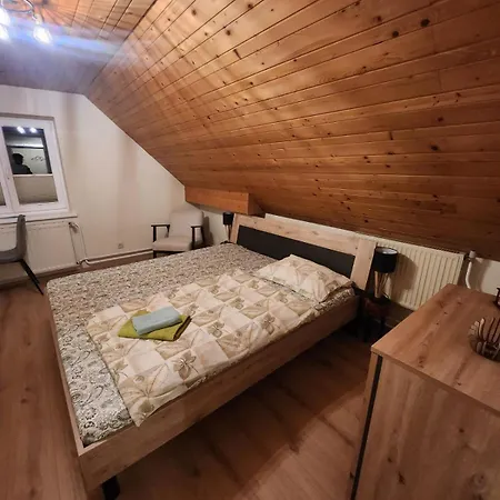 Vihar Apartmaji *