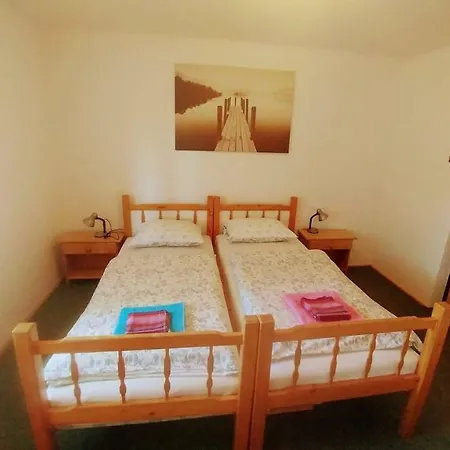 Vihar Apartmaji *